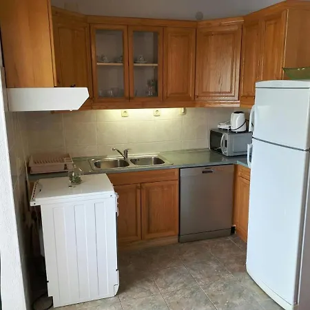 Lovely 2-bedroom In Poljica Poljica (Trogir)