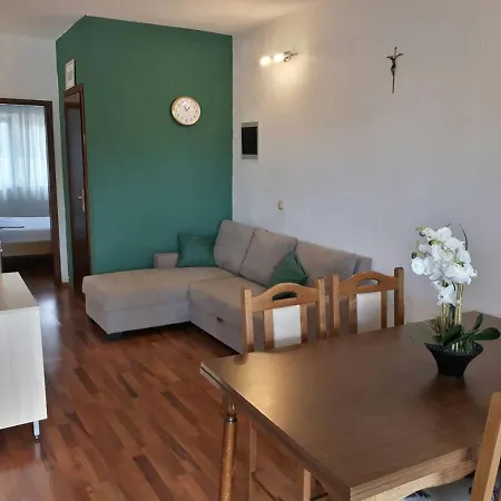 Lovely 2-bedroom In Poljica Poljica (Trogir)