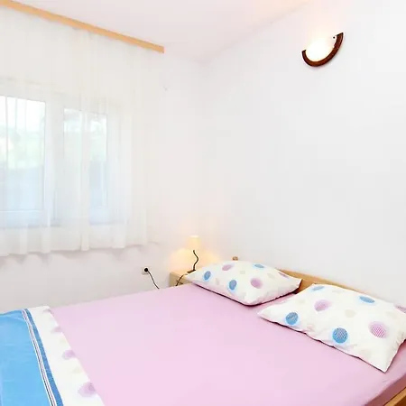 Lovely 2-bedroom In Poljica
