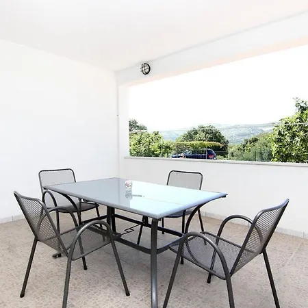 Lovely 2-bedroom In Poljica Poljica (Trogir)