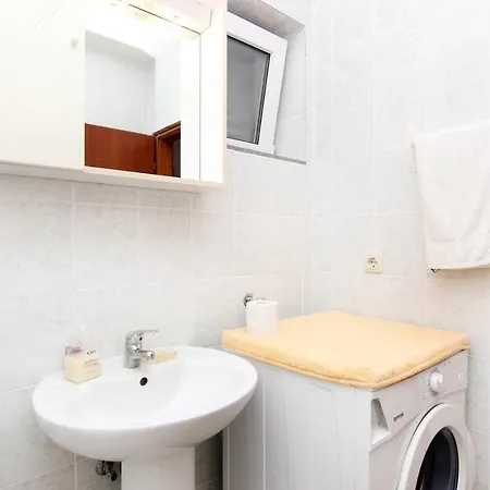Lovely 2-bedroom In Poljica * Poljica (Trogir)